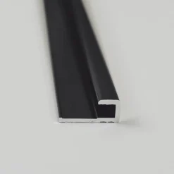 Abschlussprofil für Rückwandplatten, eckig, schwarz matt, 2100 mm