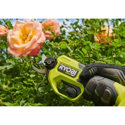 Akku‐Astschere 'RY18SCXA-120T 18 V ONE+ HP Brushless' mit Akku, Ladegerät und Tasche