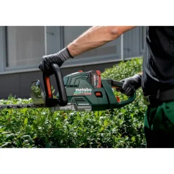 Akku-Heckenschere 'HS 18 LTX BL 55' 18 V 55 cm ohne Akku und Ladegerät