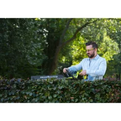 Akku-Heckenschere 'ONE+ RY18HT55A-0' 18 V 55 cm ohne Akku