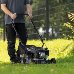 Benzin-Rasenmäher 'LMT 132-40' 2400 W 600 m²
