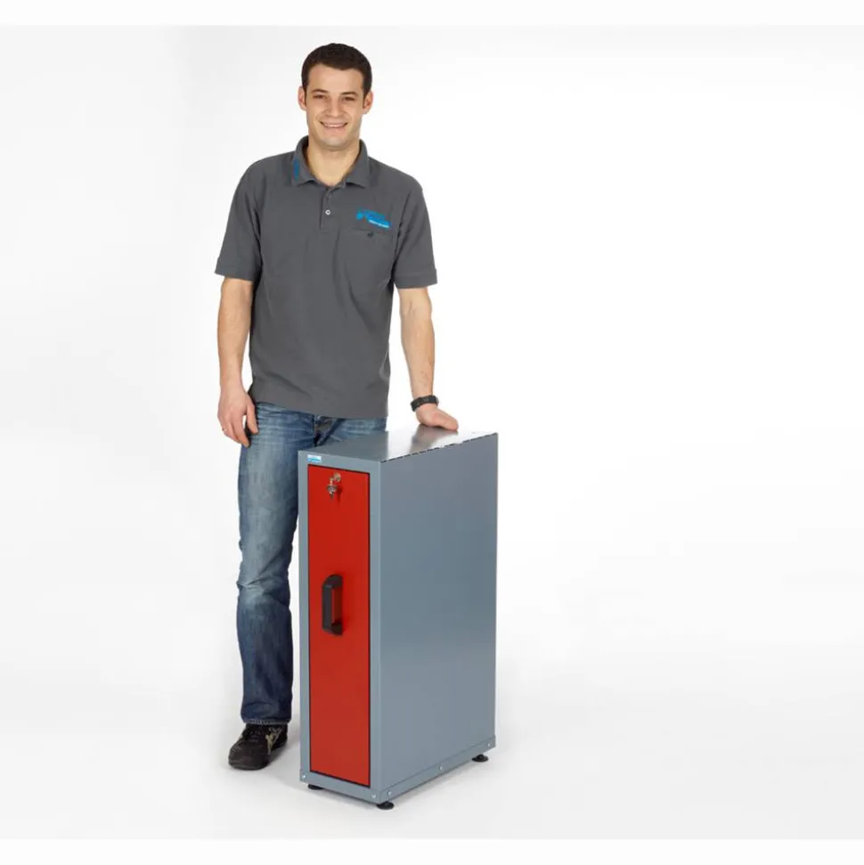 Einbauschrank rot mit Auszug