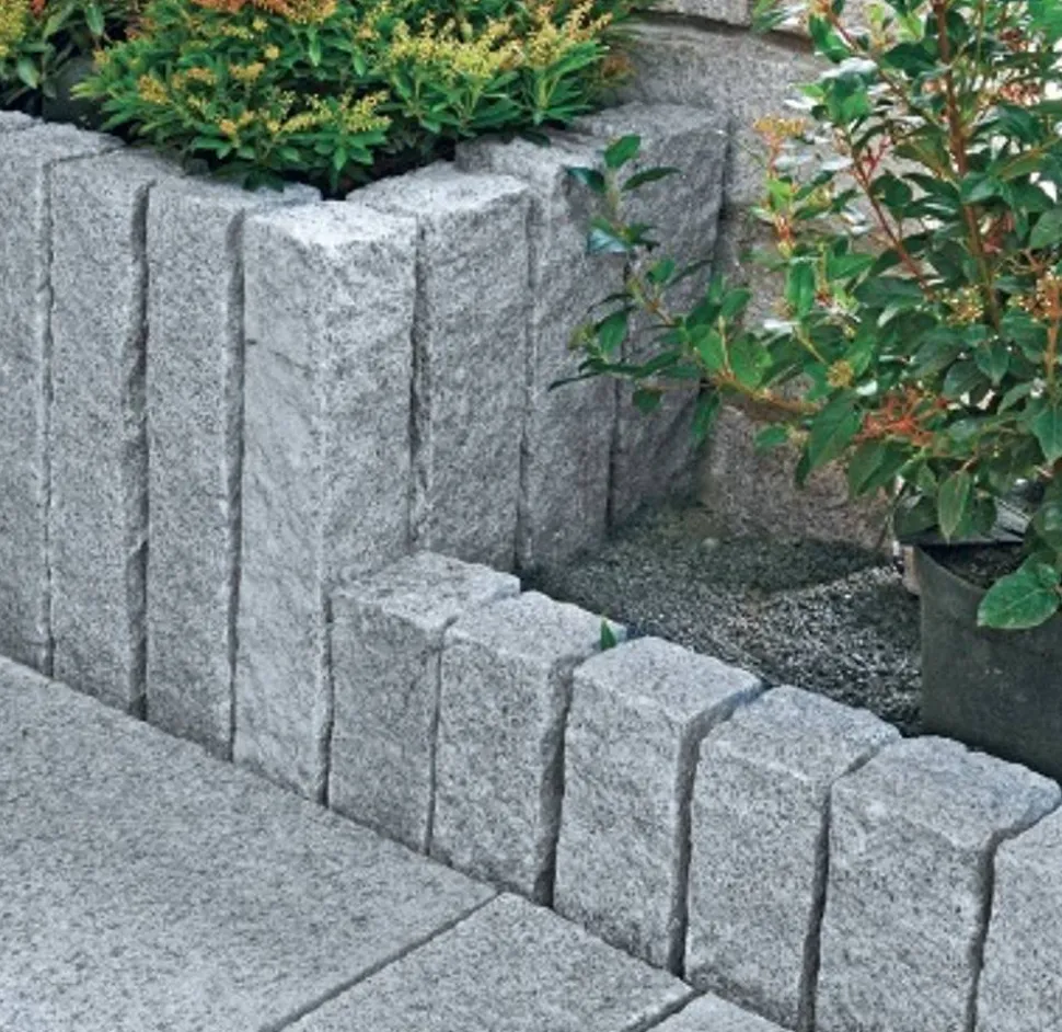 Granitpalisade 'XZ' Granit hellgrau 10 x 10 x 50 cm