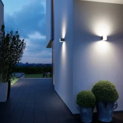 LED-Außenleuchte 'L 830 SC' mit Bewegungsmelder anthrazit 493 lm