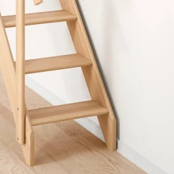 Raumspartreppe 'Schwerin' Buche lackiert 12 Stufen