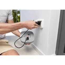 Salzwasseranlage 'LAY-Z-SPA Xtras' schwimmend akkubetrieben 0,5 g/h