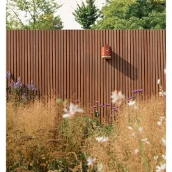 Vogelfutterhaus 'B's cosy' 18 x 17,6 x 23 cm rot