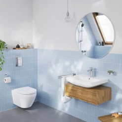 Wand-WC 'Euro Keramik' spülrandlos inklusive WC-Sitz weiß