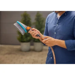 Waschbürste 'Cleansystem M soft' mit Schlauchanschluss
